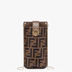 Fendi Phone Pouch
Brown leather pouch